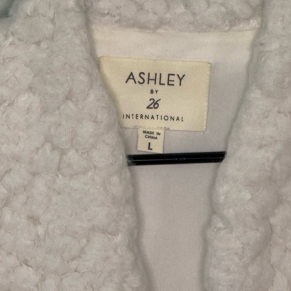 Ashley By 26 International Women's Cream Sherpa Vest - Picture 3 of 4